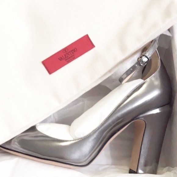 SOLD NWT VALENTINO GARAVANI Tango Leather Pumps - Picture 6 of 9